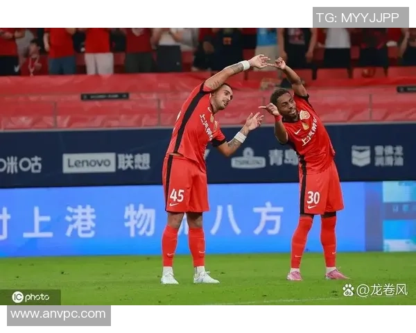 中超激战巴黎圣日耳曼大胜拜仁红牌事件引发全场热议