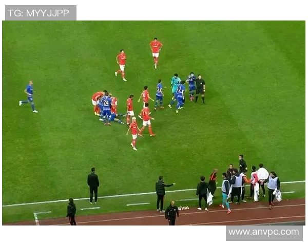 切尔西逆转莱比锡争议判罚引发全场热议世界杯精彩瞬间回顾