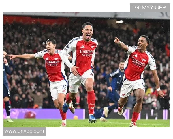 中超激战:拜仁与阿森纳鏖战至平局绝杀瞬间引发全场狂欢