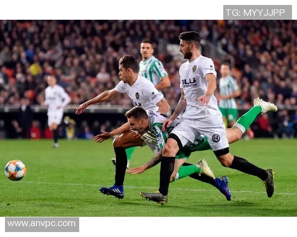 西甲赛场惊现大逆转尤文图斯狂胜拜仁引发转会热议