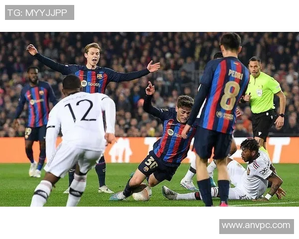 西甲激战:多特蒙德与热刺1比1平局引发争议判罚引发全场热议